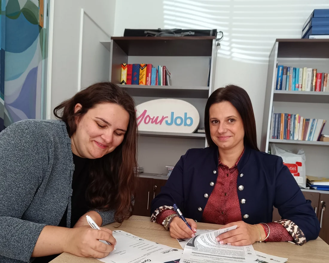 A participant and counsellor at the YourJob centre, as pictured in Anđela’s story