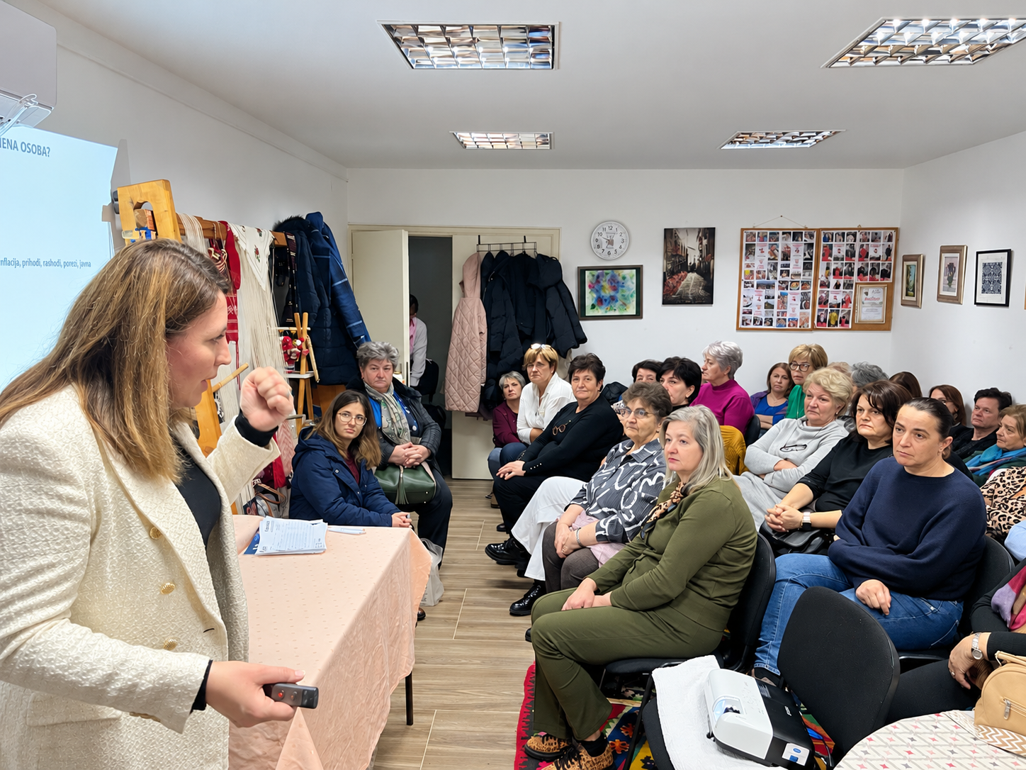 Trainer and women from the MOST association during the financial literacy workshop in Jablanica